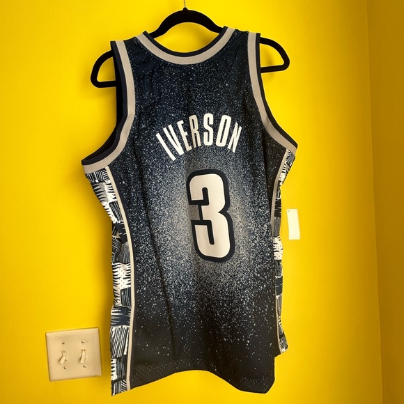 Mitchell & Ness Allen Iverson Swingman Jersey - Large Navy Blue NWT - Picture 3 of 7